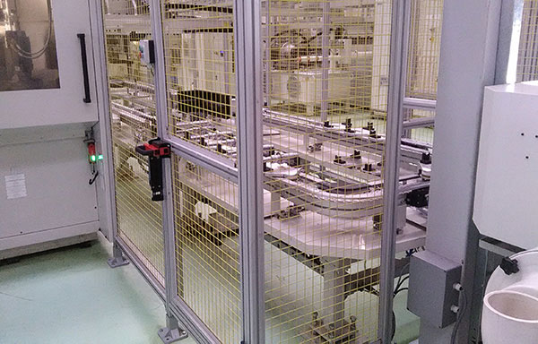 工業鋁型材的問世，取代了鐵制品在設備行業。